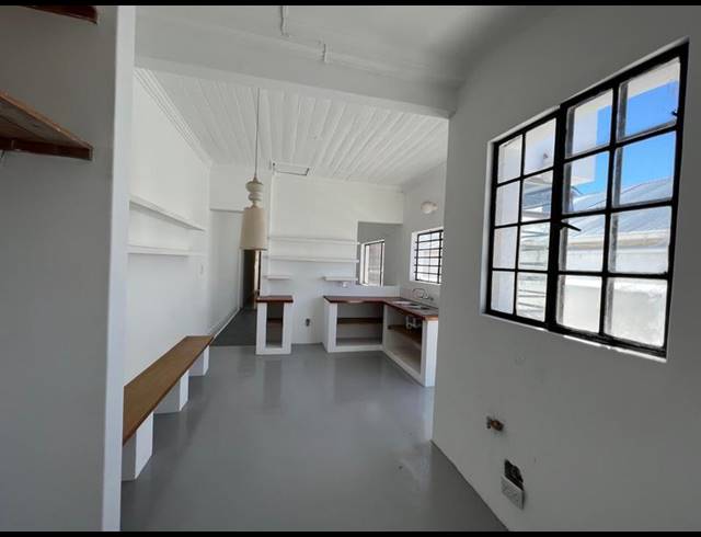 2 BEDROOM PROPERTY TO RENT IN WOODSTOCK
